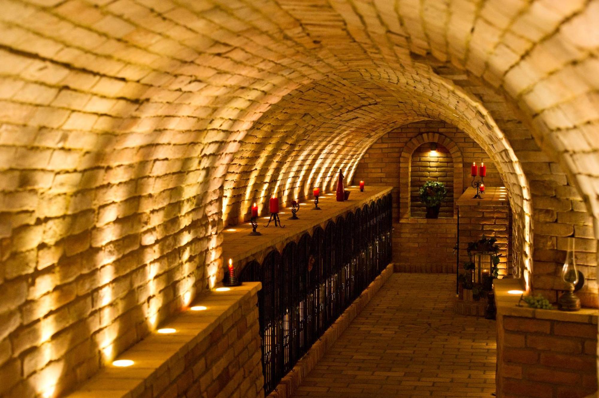 Hotel-Restaurant-Vinothek Felix Sommer Auersthal Екстериор снимка